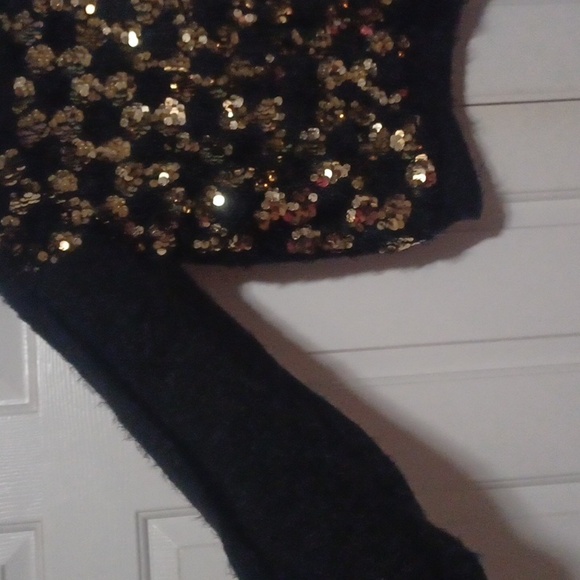 Sateen black gold sweater sequins super soft and fuzzy small medium holiday - Picture 2 of 6